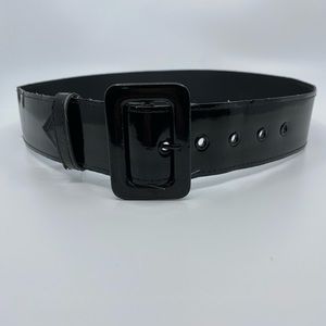 Black patent belt, size med